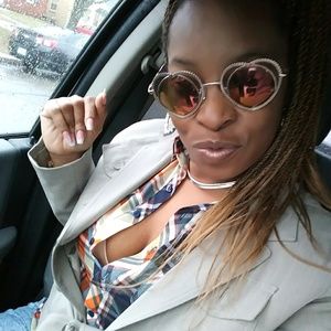 Meet your Posher, Robin